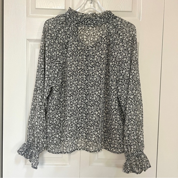 NWOT Robertson + Rodeo Black/Beige Floral Blouse - Picture 2 of 13